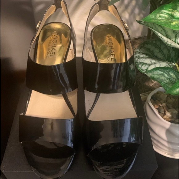 Michael Kors Heels 👠 - Picture 2 of 3